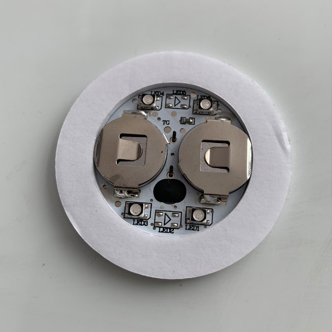 أضواء LED ملصق زجاجة كوستر ODM مع 2 × CR1220 بطارية مادة ثنائي الفينيل متعدد الكلور 0