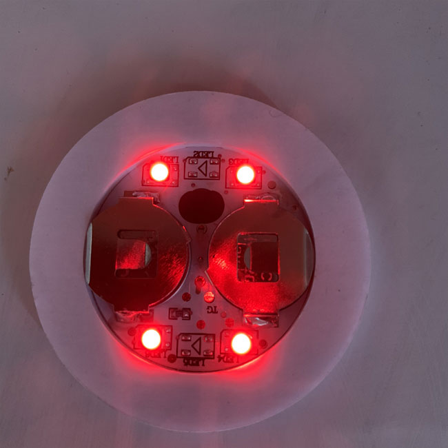 أضواء LED ملصق زجاجة كوستر ODM مع 2 × CR1220 بطارية مادة ثنائي الفينيل متعدد الكلور 7